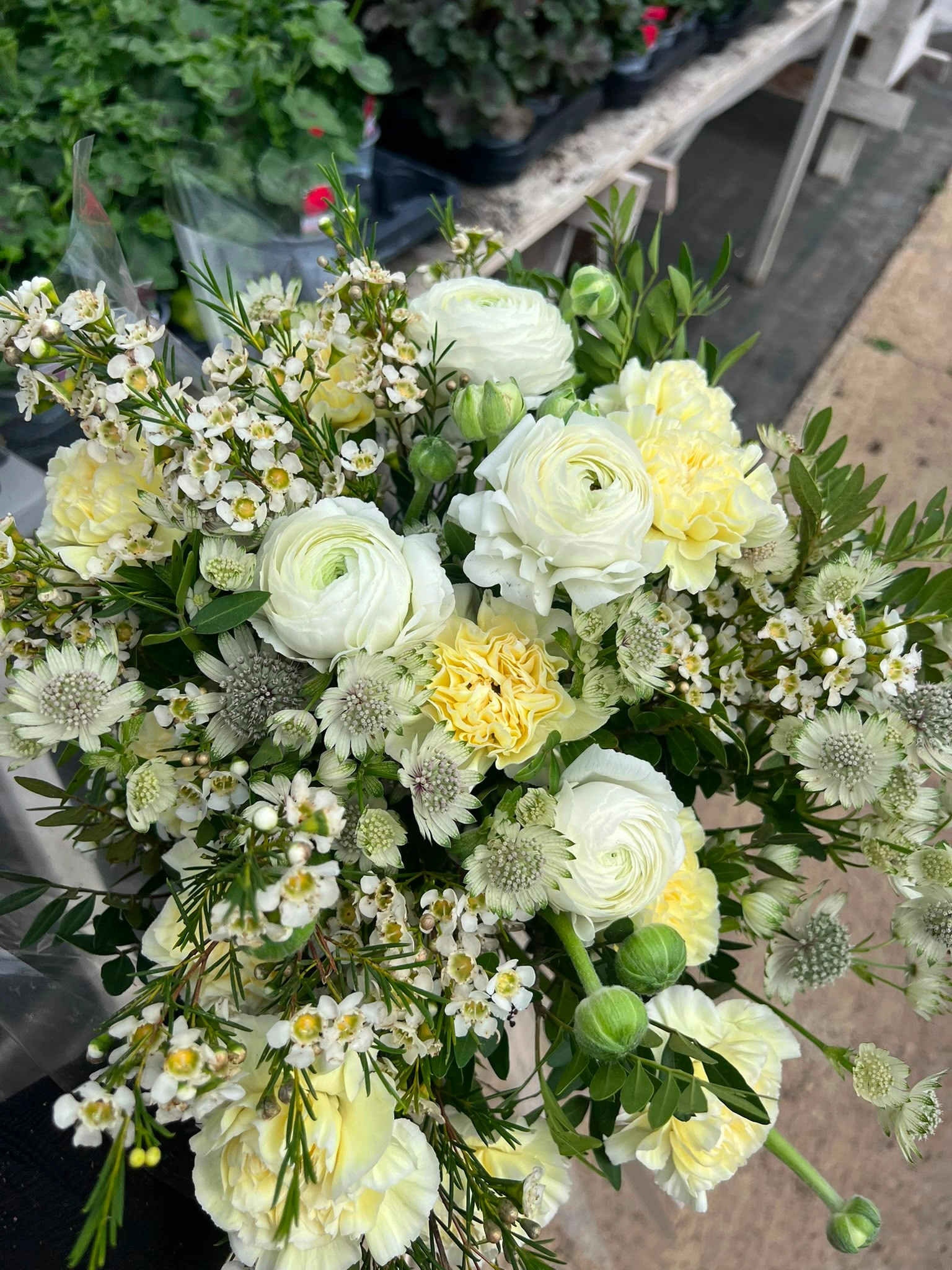 Seasonal flower arrangement by Moo's Flowers for a regular subscription